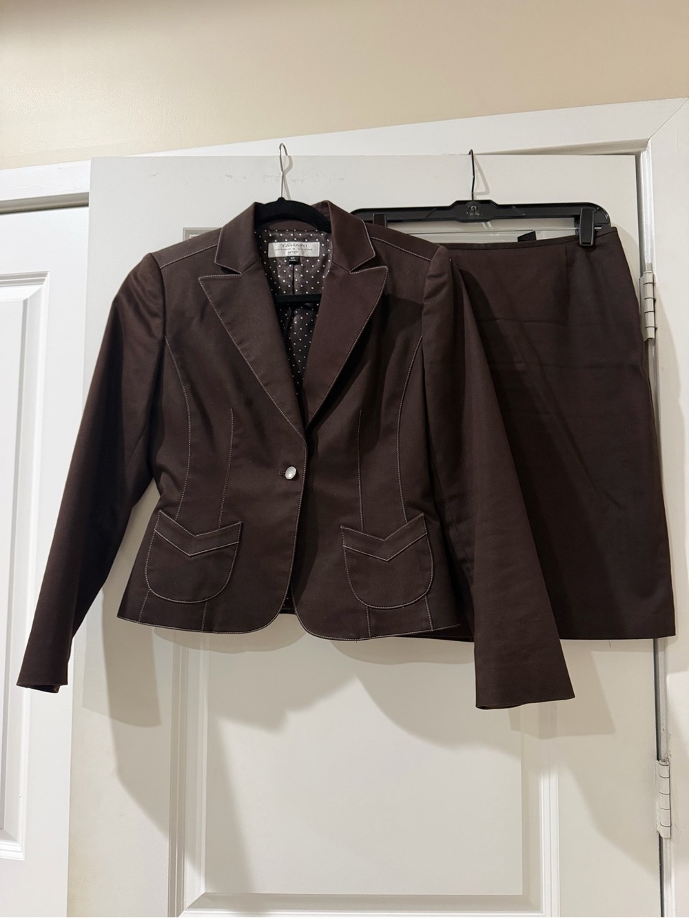 Tahari Arthur S. Levine Petite Brown 2-Piece Skirt Suit – Size 4P